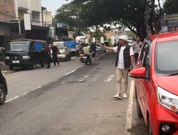 Dishub Bulukumba Tegur Kendaraan Parkir Sembarangan di Jalan Kusuma Bangsa