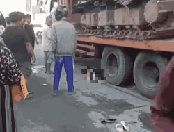 Tangis Histeris Bocah, Saksikan Ibunya Tewas Terlindas Tronton