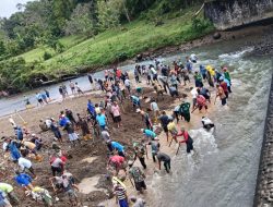 Kades Bontonyeleng Pimpin Gotong Royong Pembersihan Bendungan Induk Bijawang